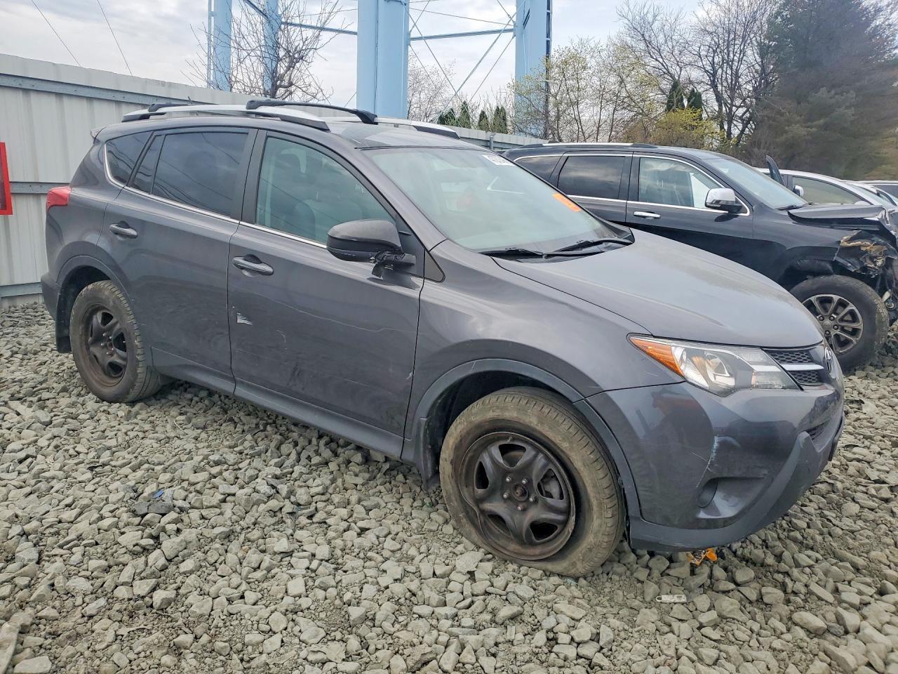 2015 Toyota Rav4 Le - Image 4
