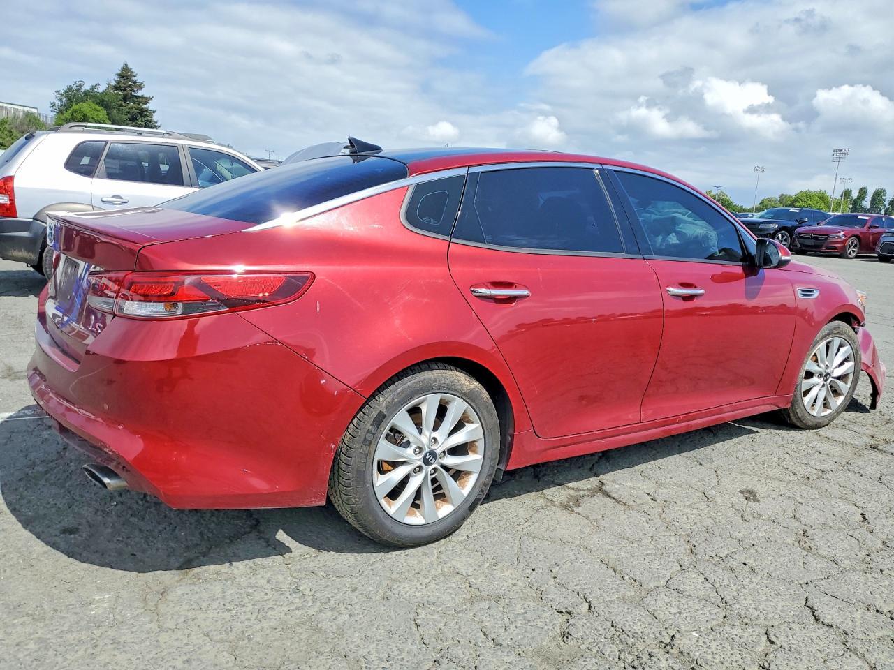 2018 Kia Optima S - Фото 3