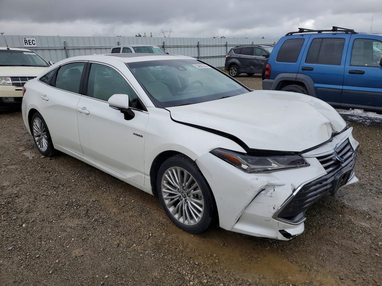 2020 Toyota Avalon - Image 4