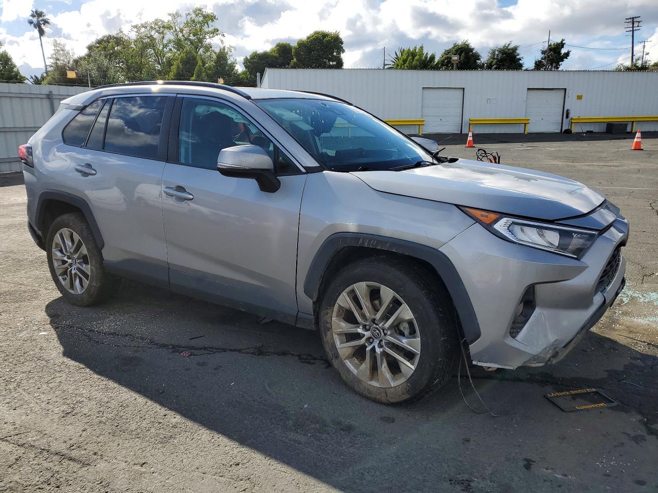 2019 Toyota Rav4 Xle Premium - Image 4