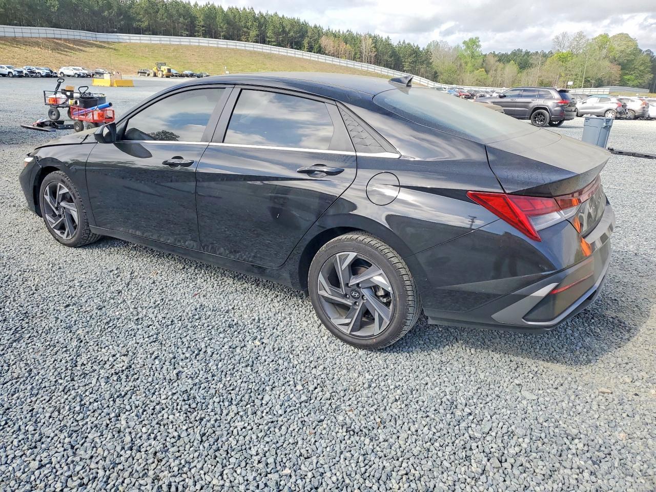 2025 Hyundai Elantra Sel Convenience - Фото 2