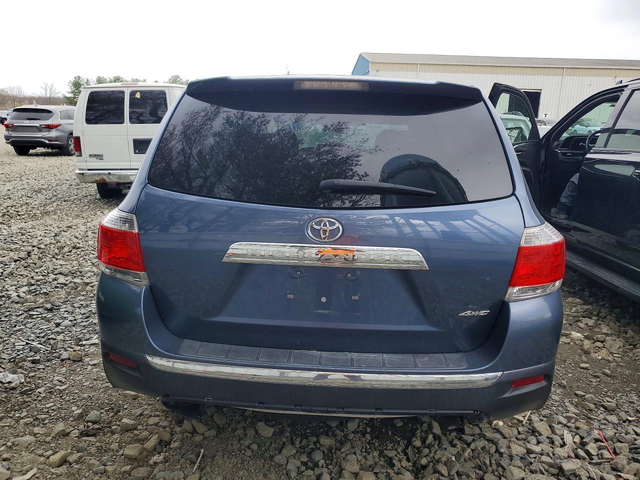 2013 Toyota Highlander Base - Фото 6