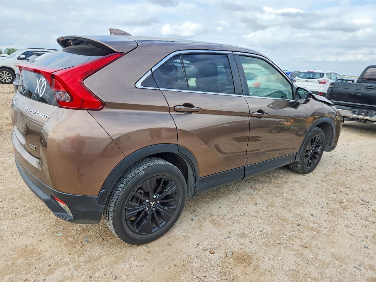 2019 Mitsubishi Eclipse - Фото 3