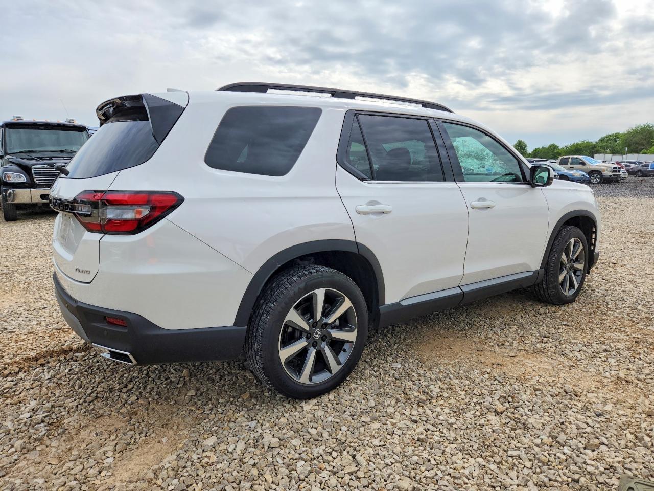 2024 Honda Pilot Elite - Image 3
