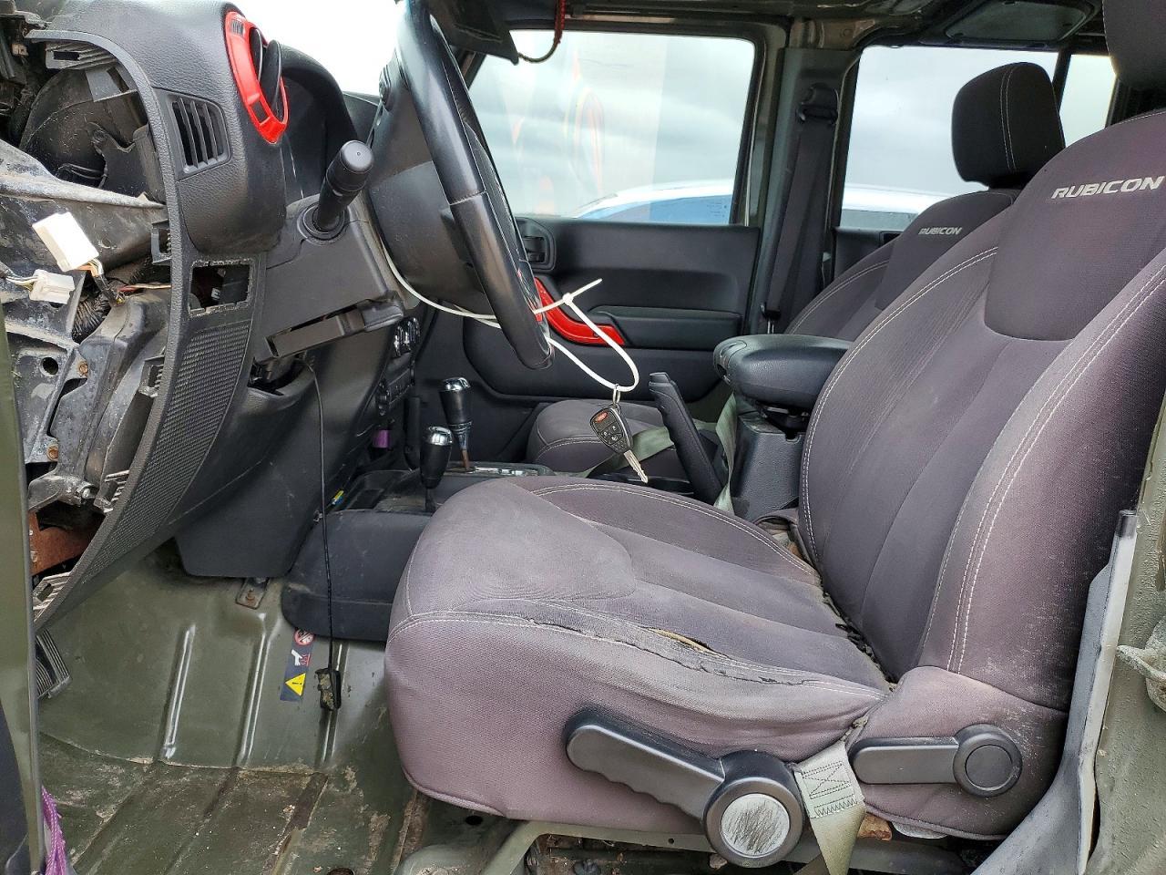 2015 Jeep Wrangler Unlimited Rubicon - Image 7
