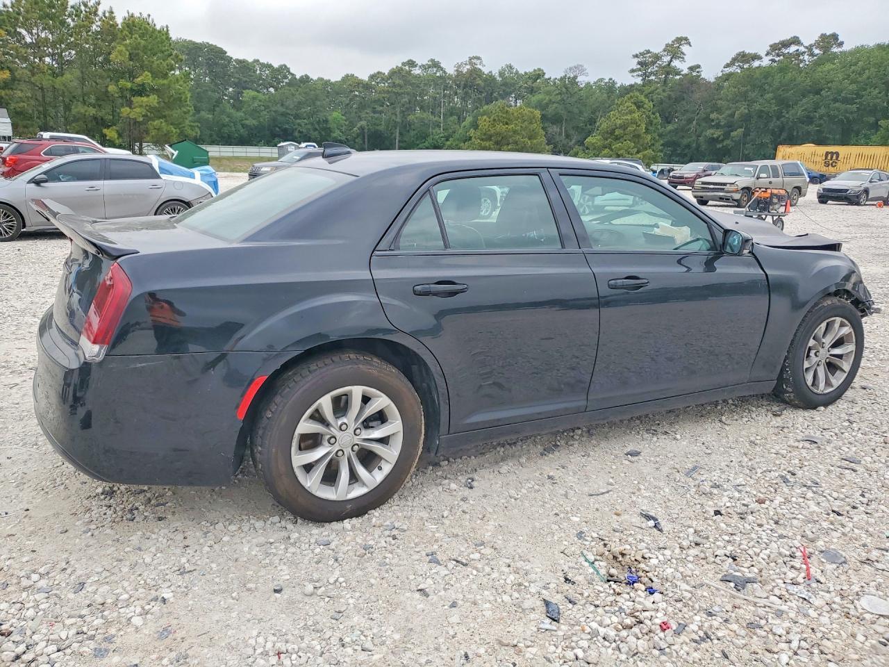 2015 Chrysler 300 Limited - Фото 3