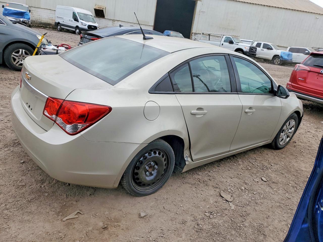 2013 Chevrolet Cruze Ls - Image 3
