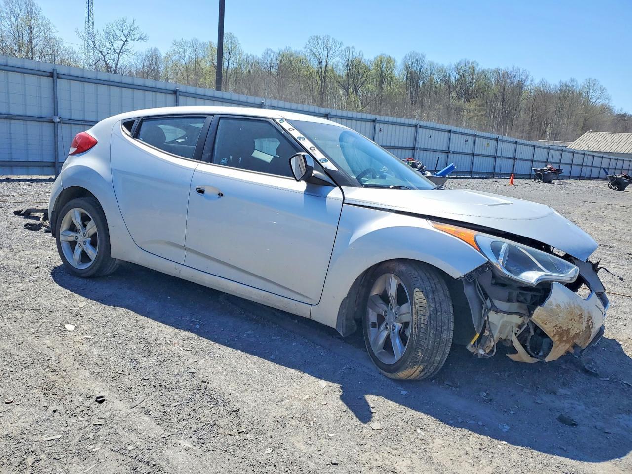 2015 Hyundai Veloster Base - Фото 4