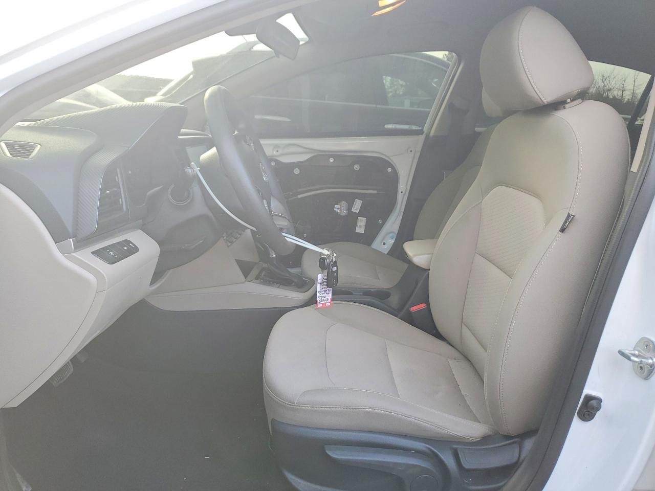 2020 Hyundai Elantra Se - Фото 7