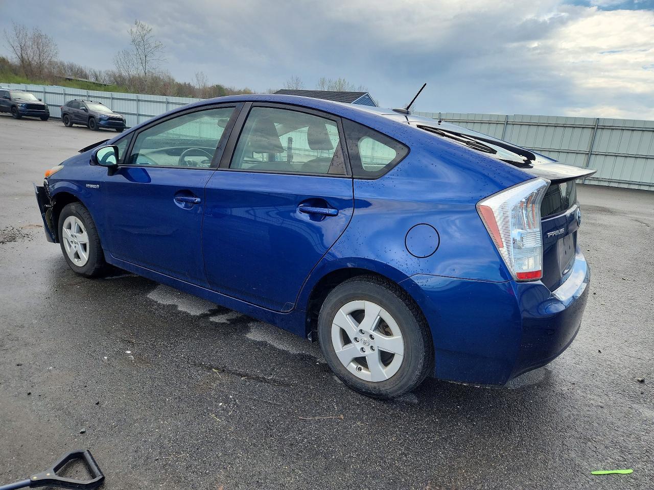 2011 Toyota Prius Two - Фото 2