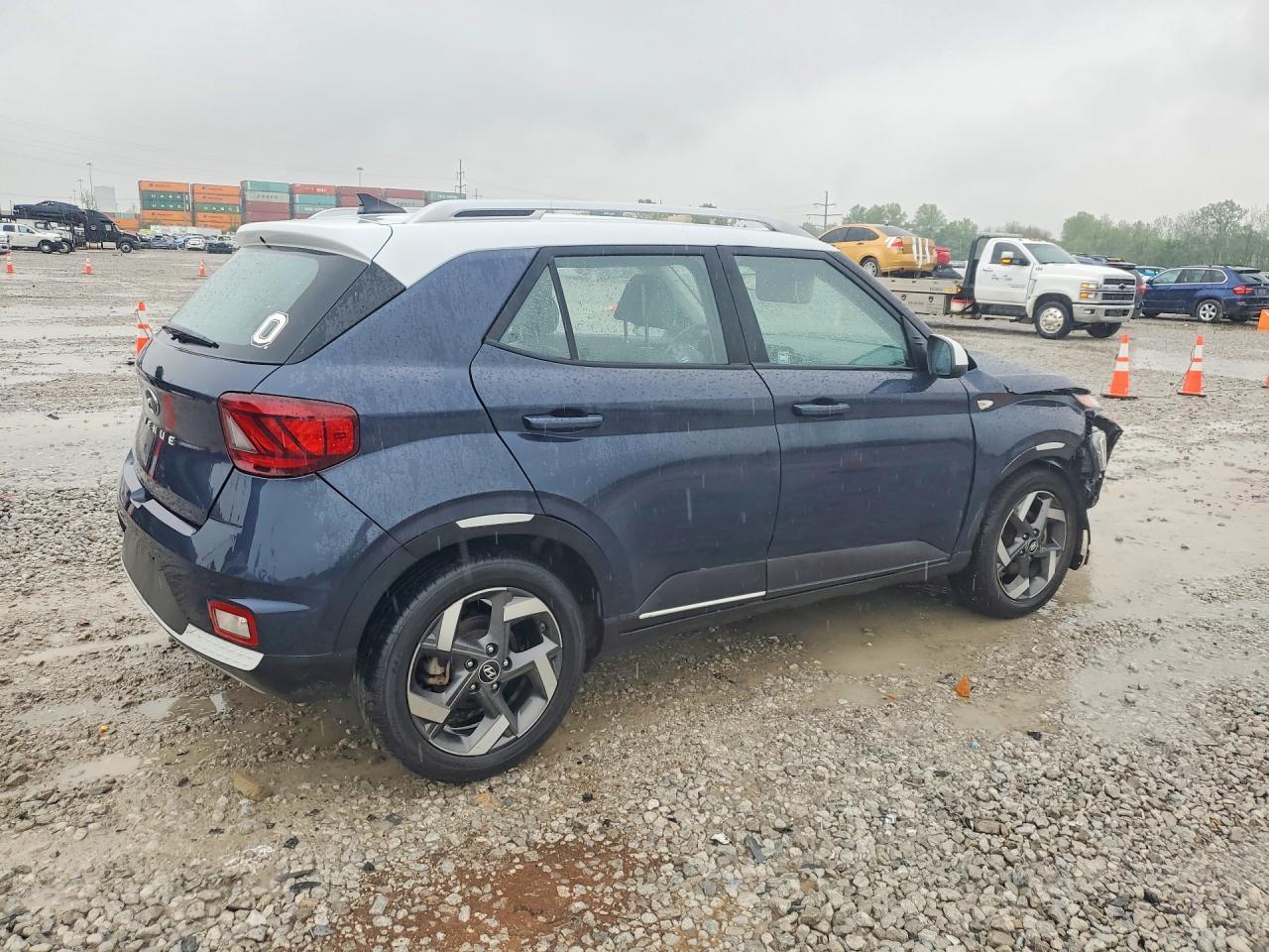 2021 Hyundai Venue Denim - Image 3