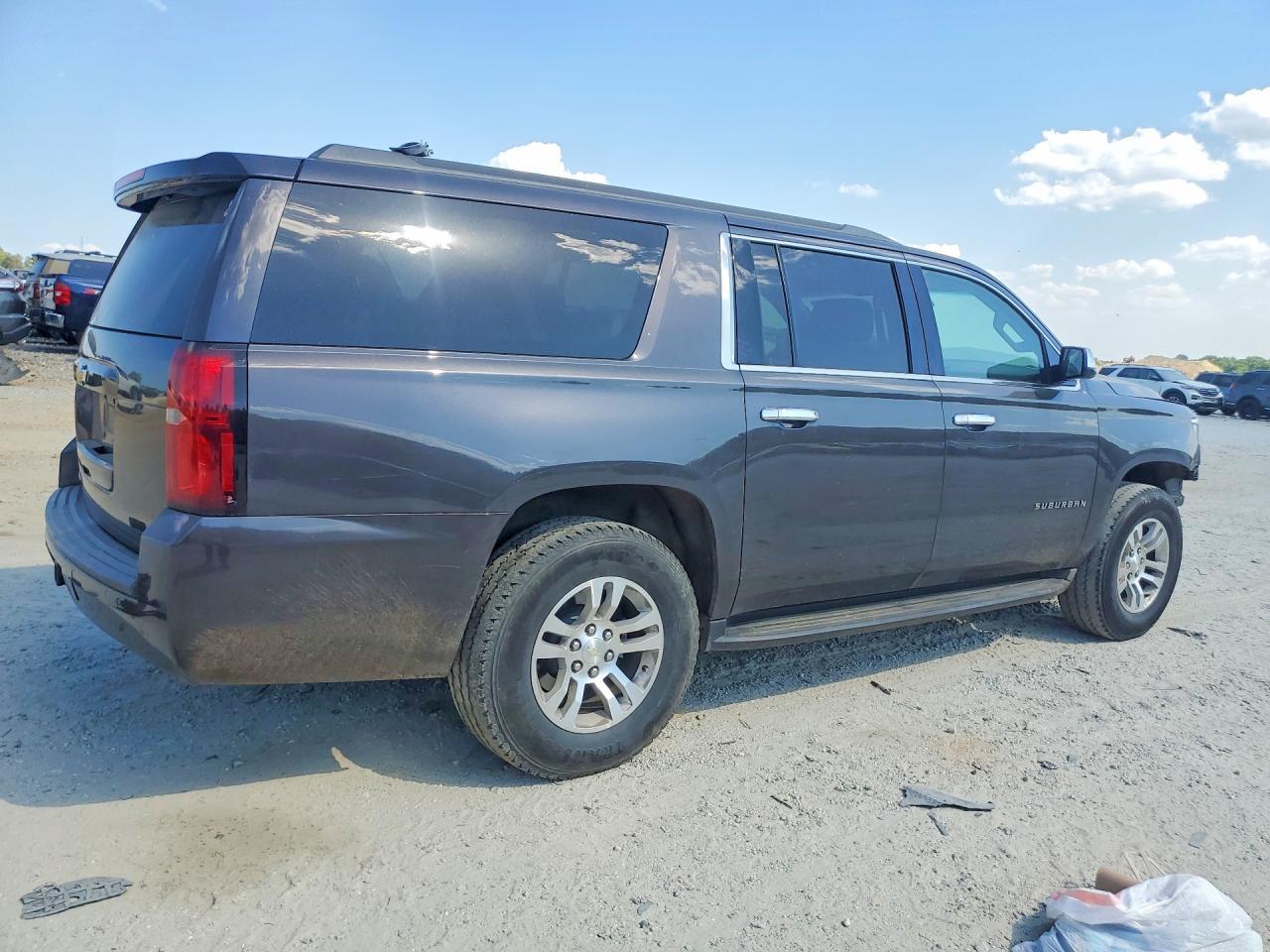 2015 Chevrolet Suburban C1500 Lt - Фото 3