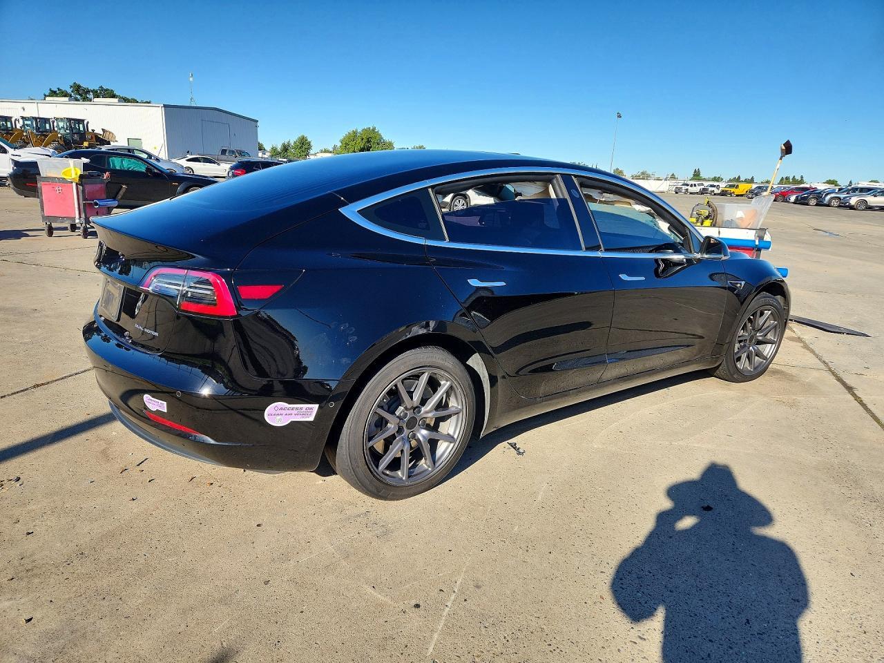 2019 Tesla Model 3 - Image 3