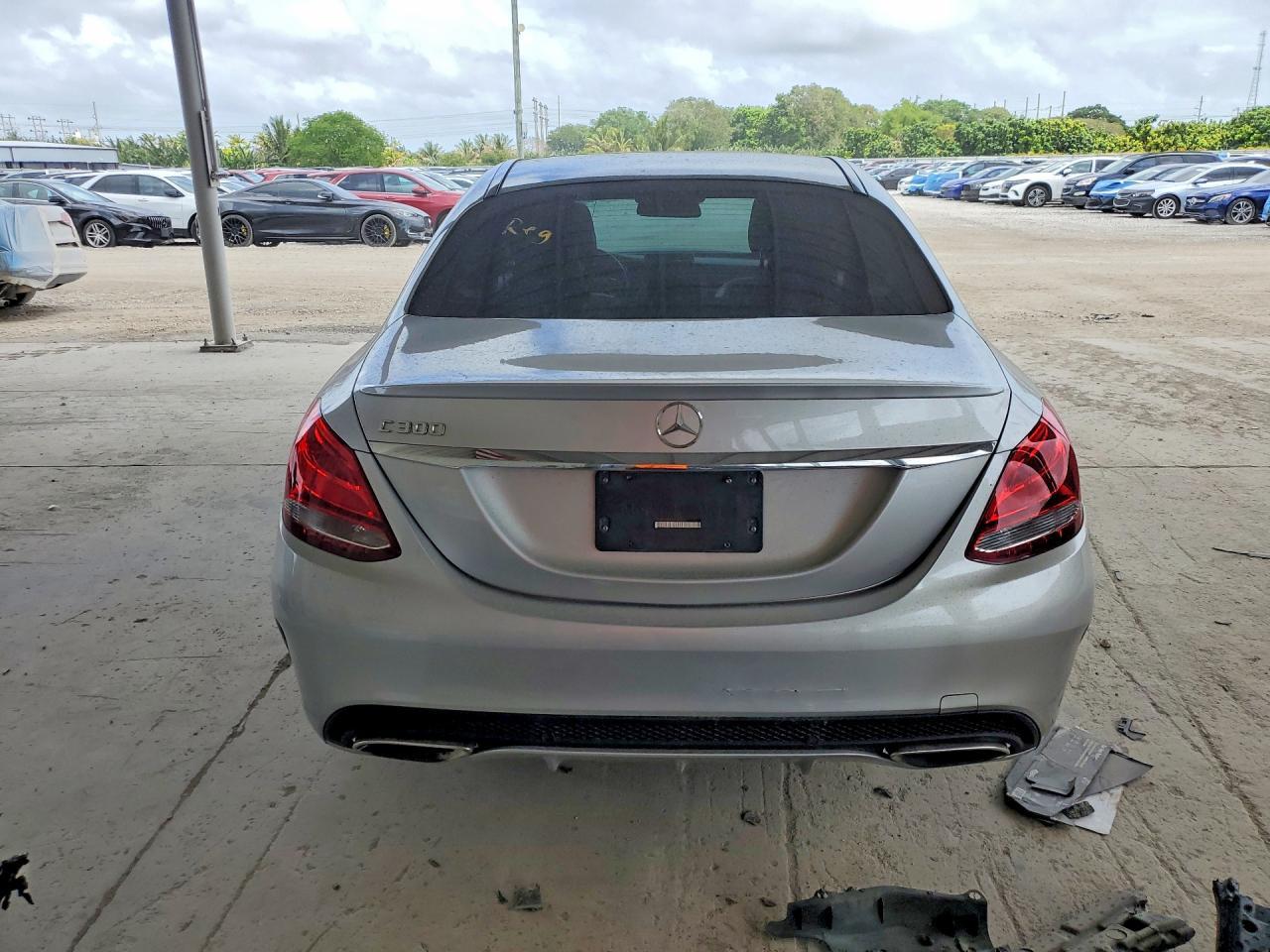 2017 Mercedes-Benz C 300 - Image 6