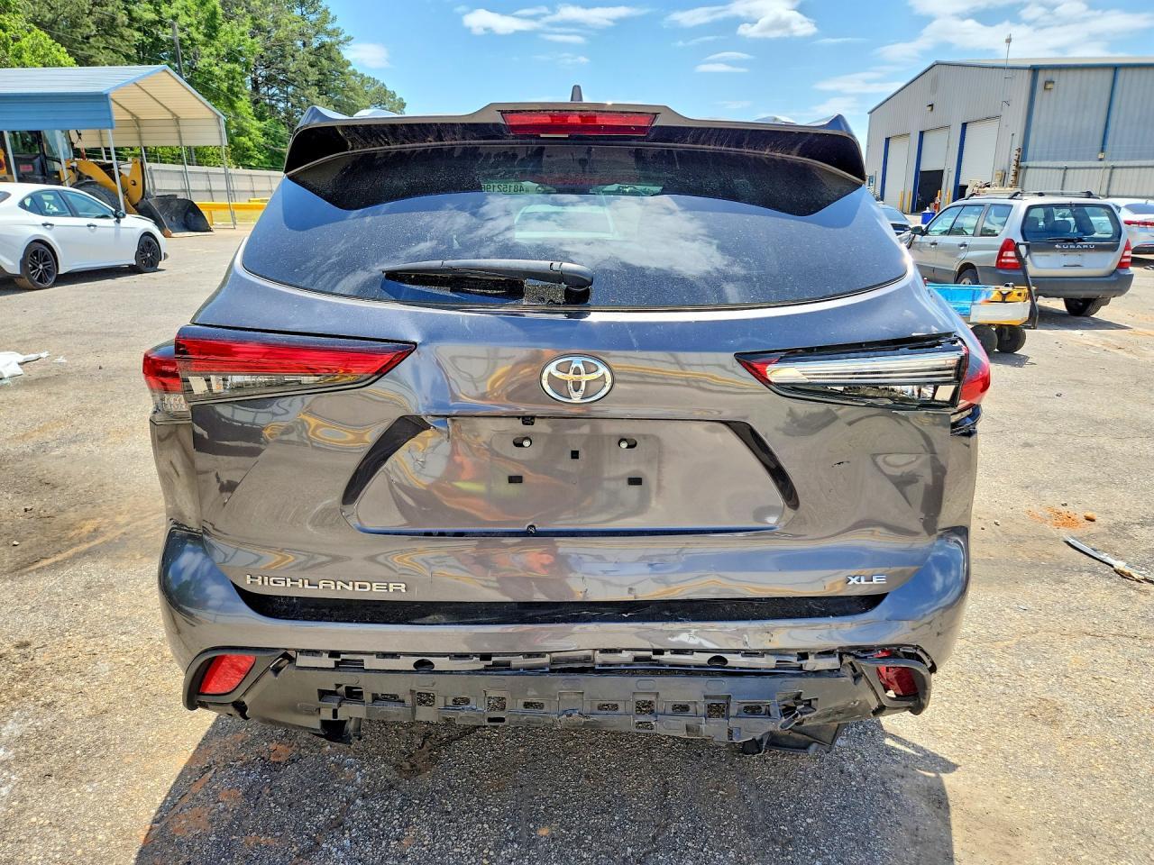2023 Toyota Highlander Xle - Image 6
