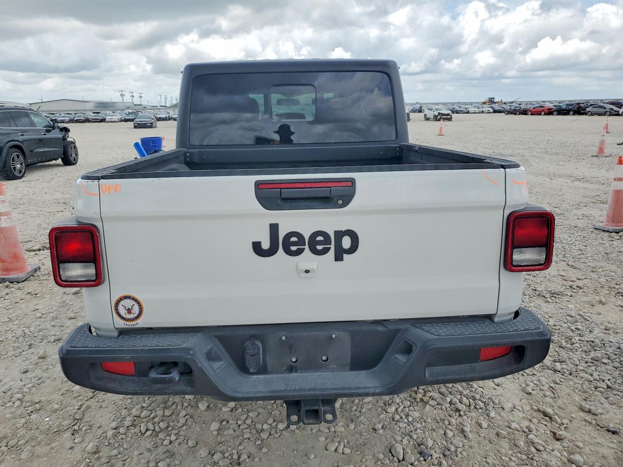 2020 Jeep Gladiator Sport - Фото 6