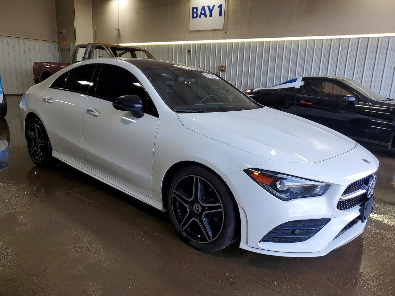 2022 Mercedes-Benz Cla 250 4Matic - Фото 4