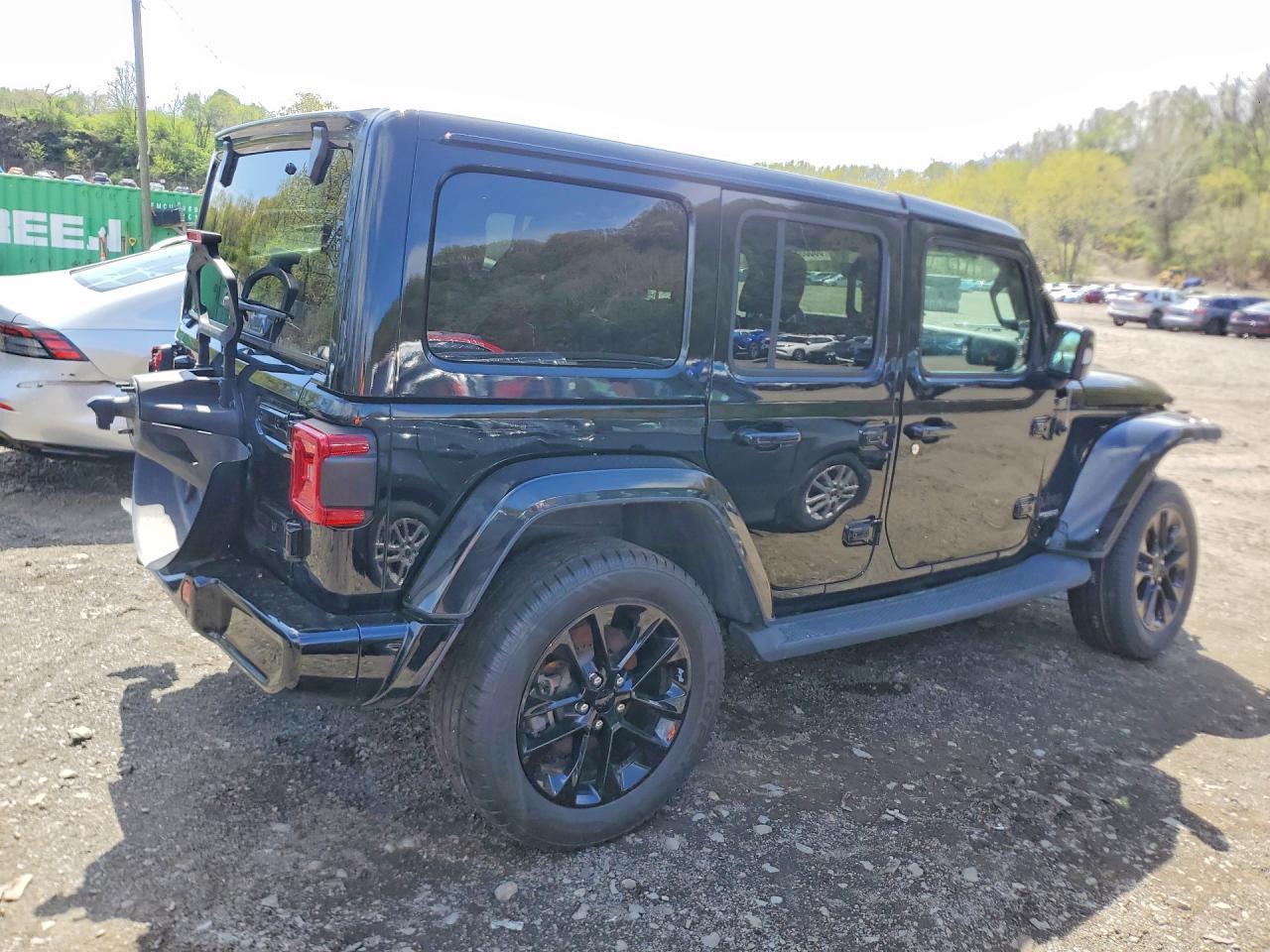 2022 Jeep Wrangler Unlimited Sahara - Фото 3