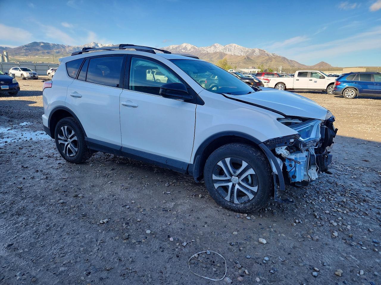2017 Toyota Rav4 Le - Image 4