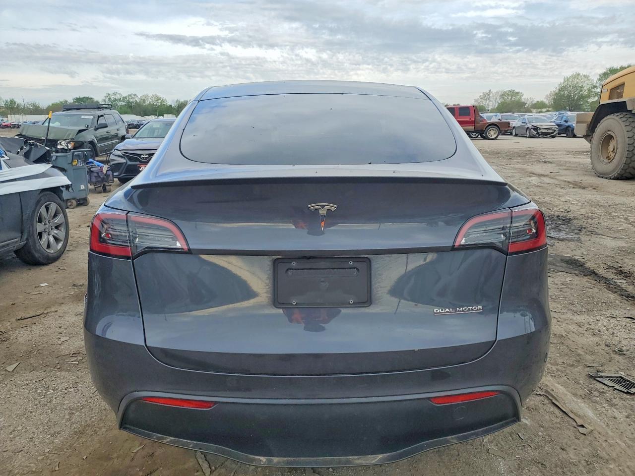 2023 Tesla Model Y - Image 6