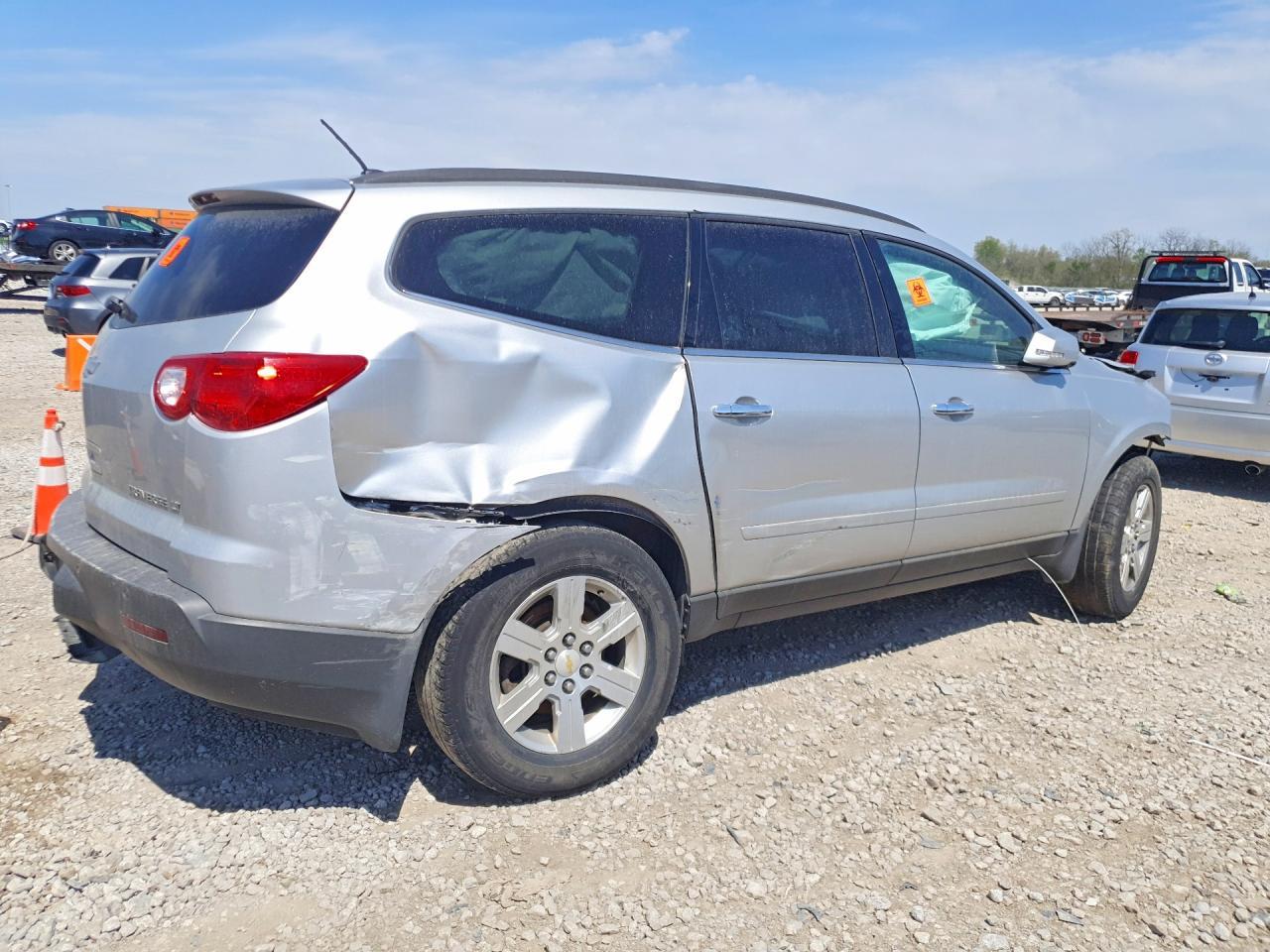 2011 Chevrolet Traverse Lt - Фото 3