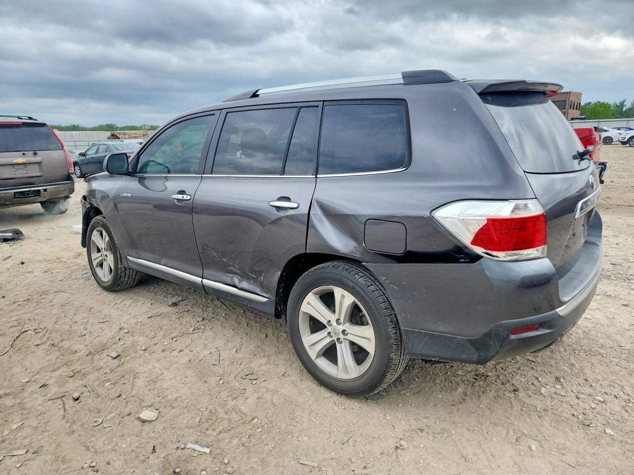 2013 Toyota Highlander Limited - Image 2