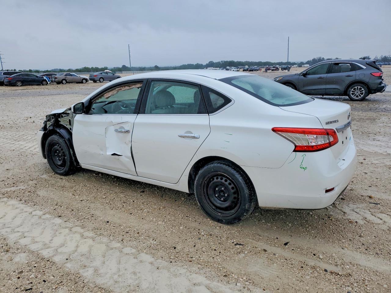 2013 Nissan Sentra S - Фото 2