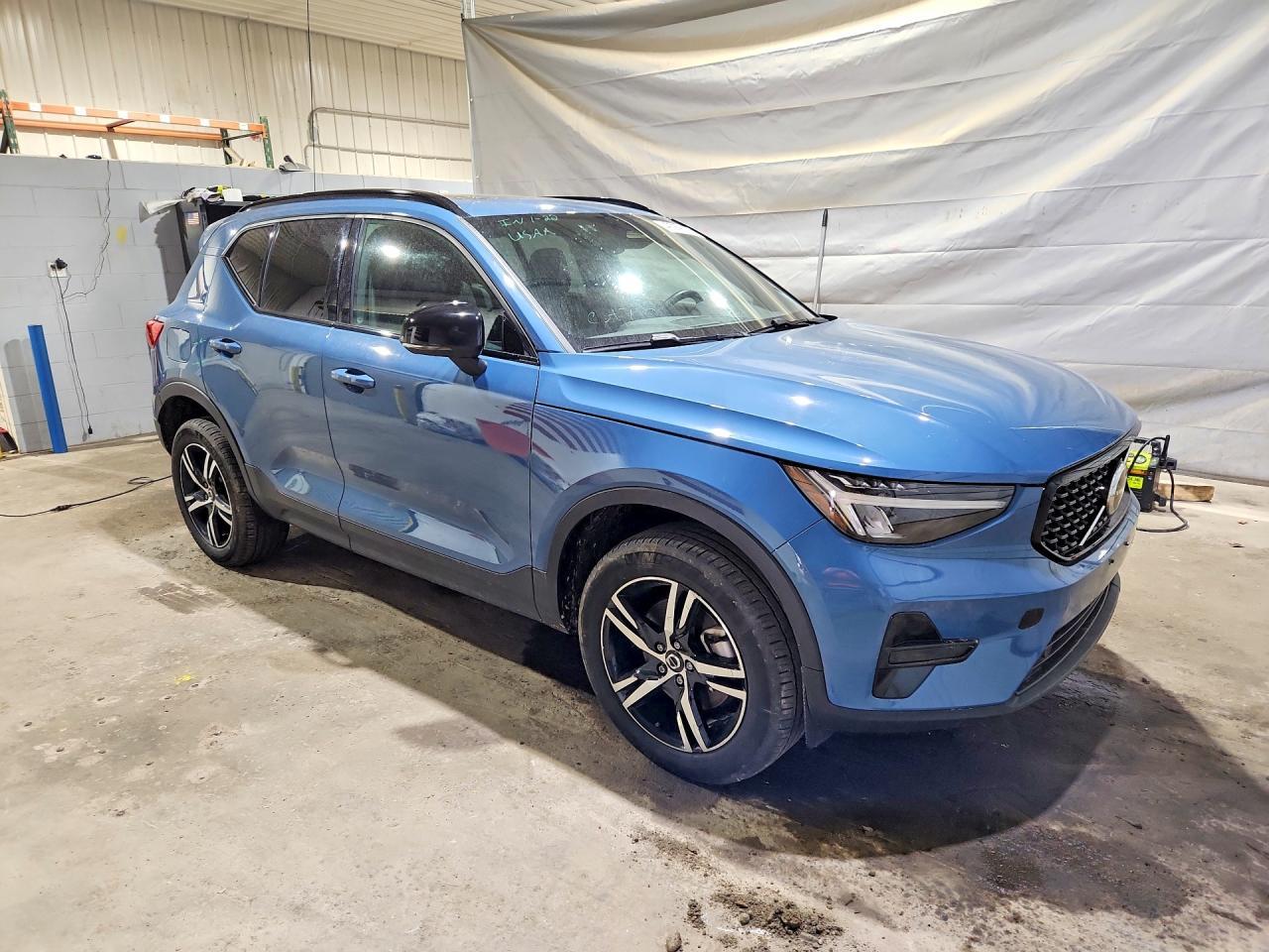 2024 Volvo Xc40 Core - Image 4
