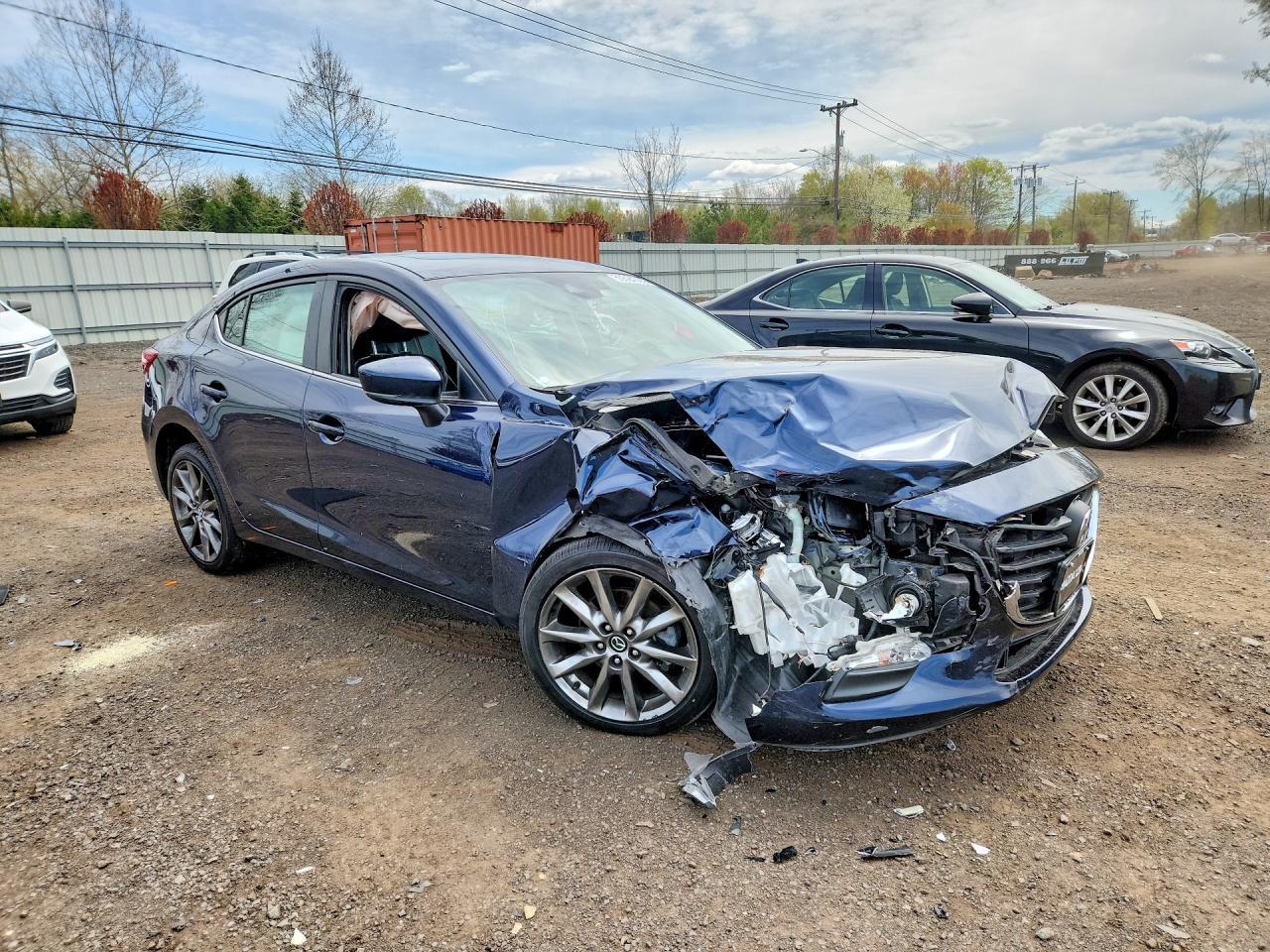 2018 Mazda 3 Touring - Image 4