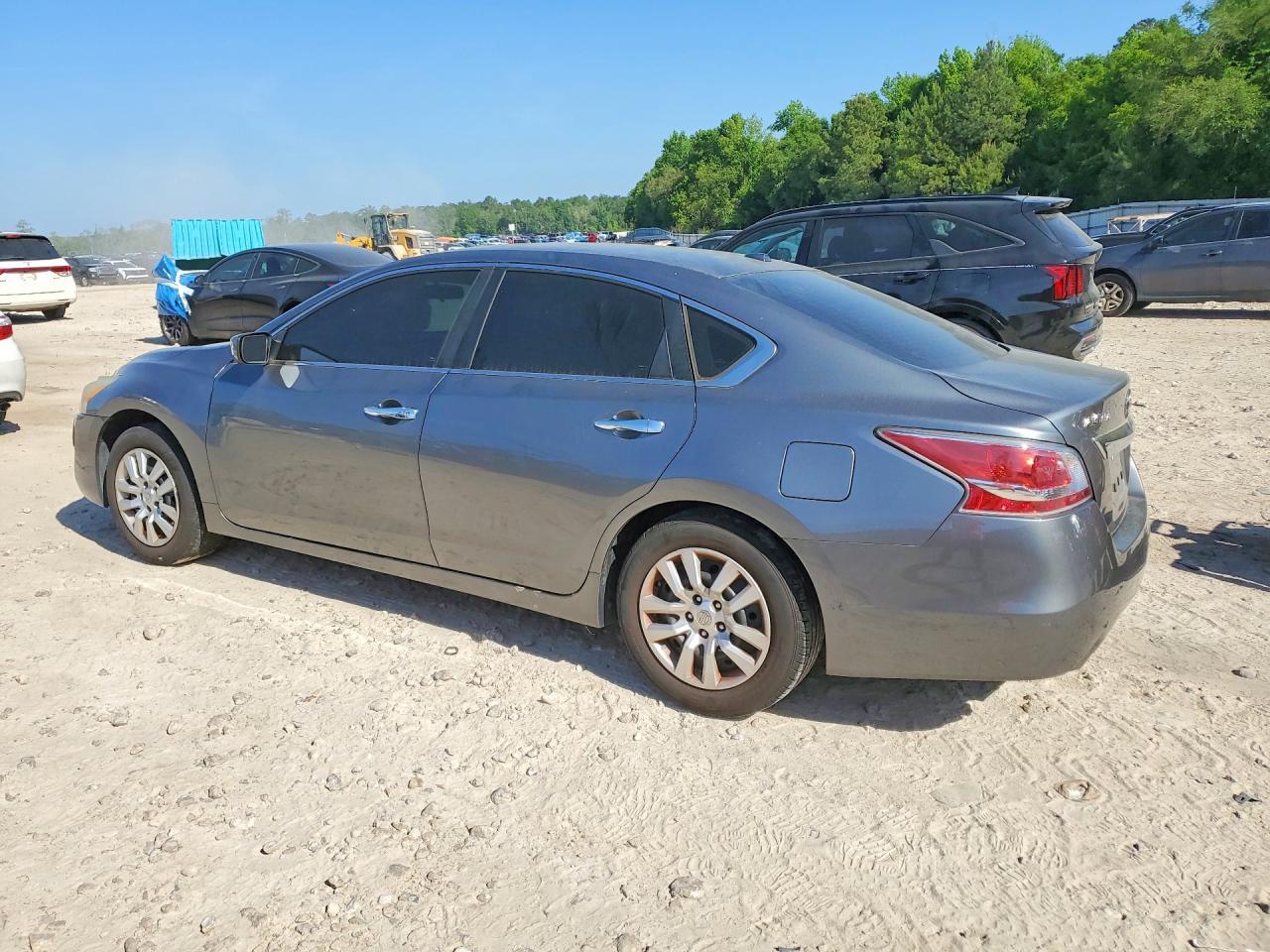 2015 Nissan Altima 2.5 S - Фото 2