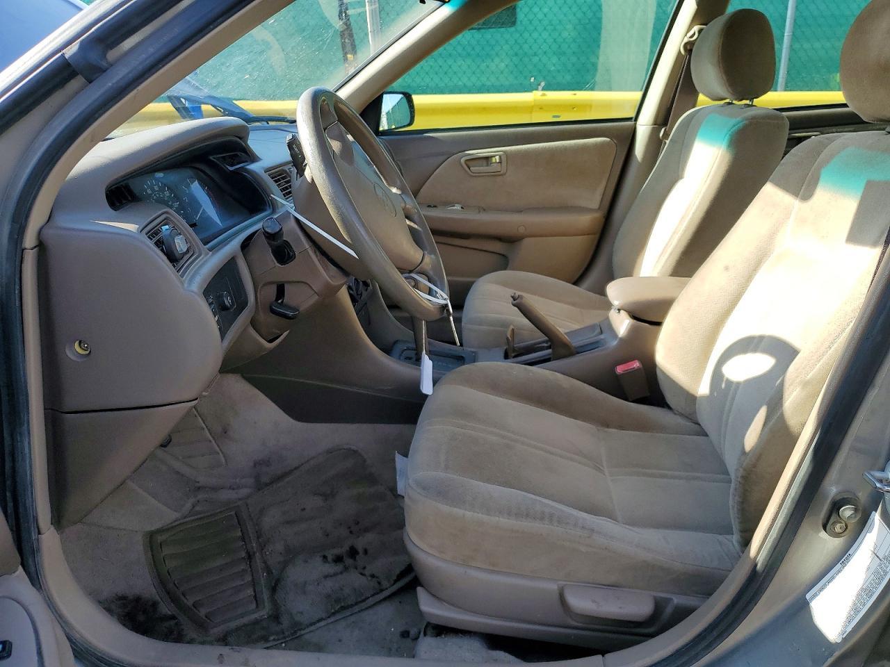 2001 Toyota Camry Ce - Фото 7