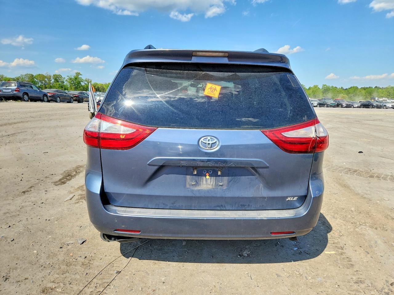 2015 Toyota Sienna Xle 8-Passenger - Image 6