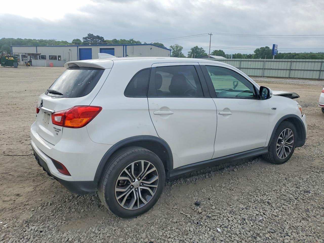 2019 Mitsubishi Outlander Sport Se - Фото 3