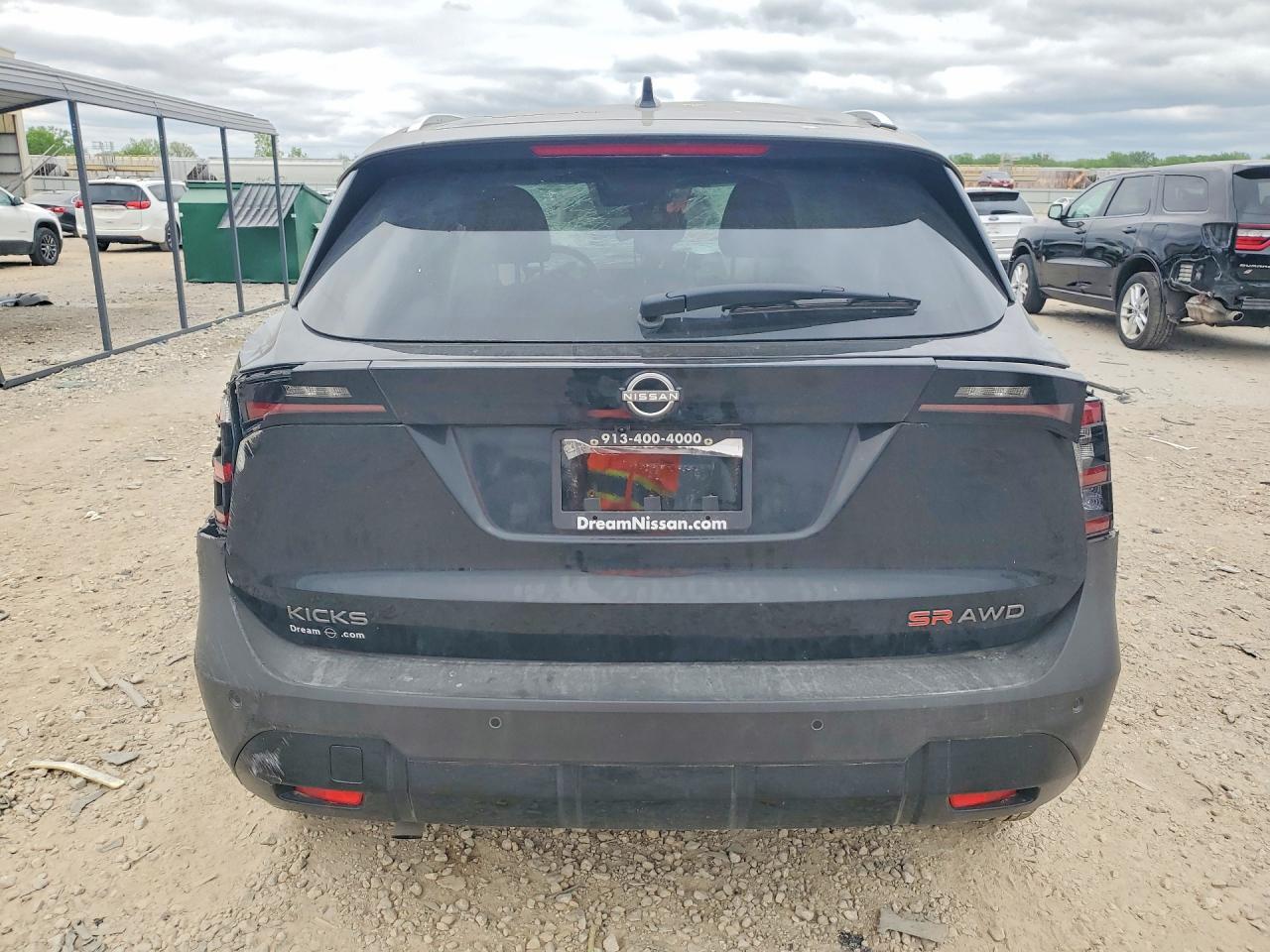 2025 Nissan Kicks Sr - Image 6