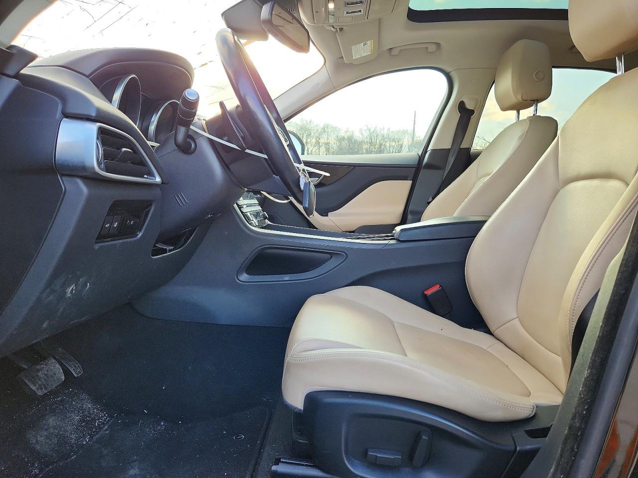 2018 Jaguar F-Pace Premium - Image 7