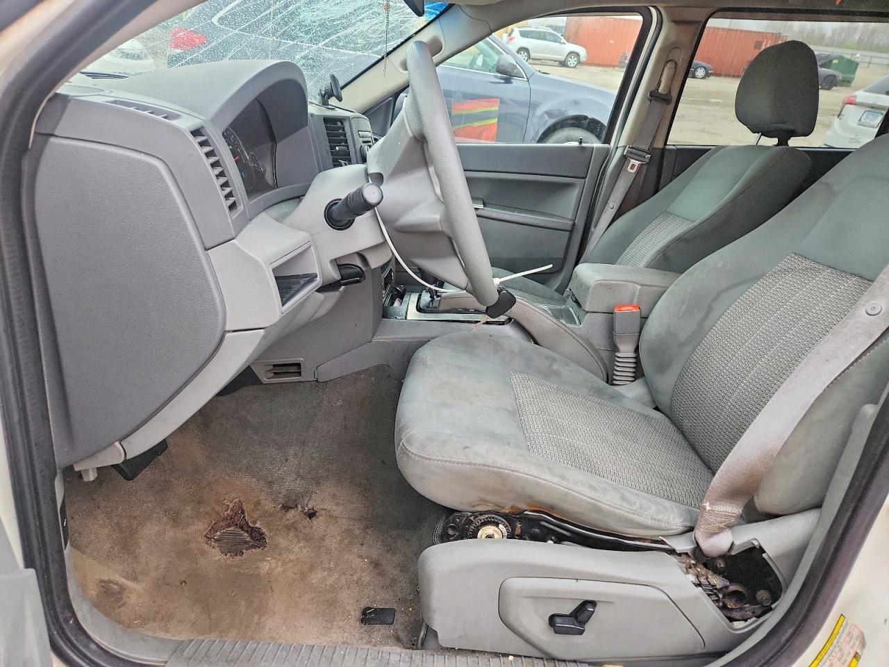 2007 Jeep Grand Cherokee Laredo - Image 7
