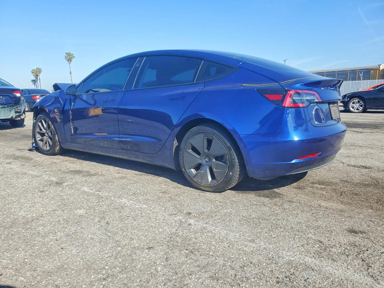 2021 Tesla Model 3 - Фото 2
