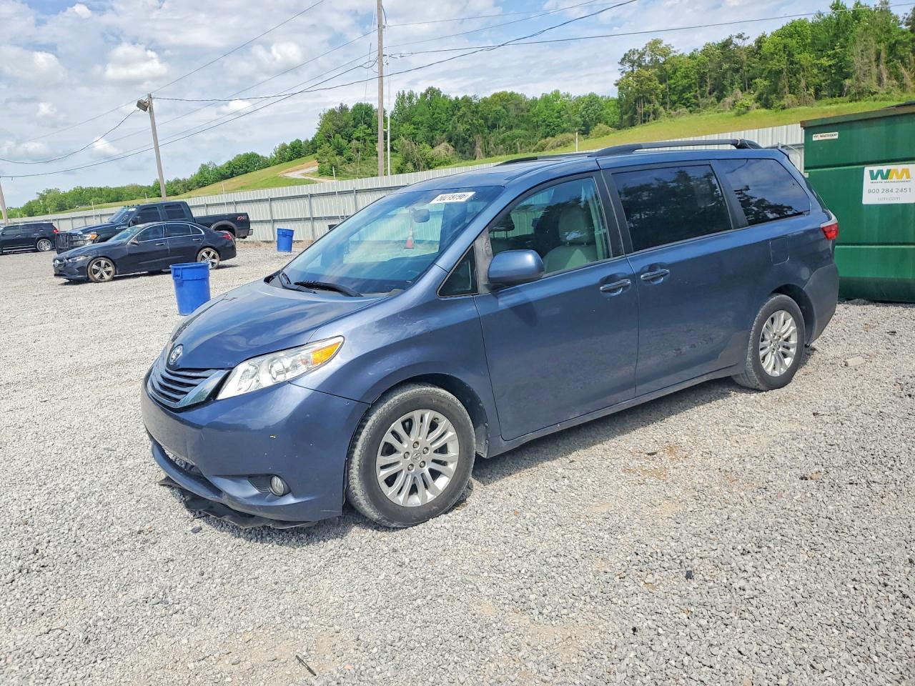 2016 Toyota Sienna Xle 8-Passenger
