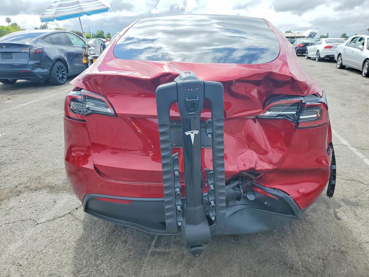 2024 Tesla Model Y - Фото 6