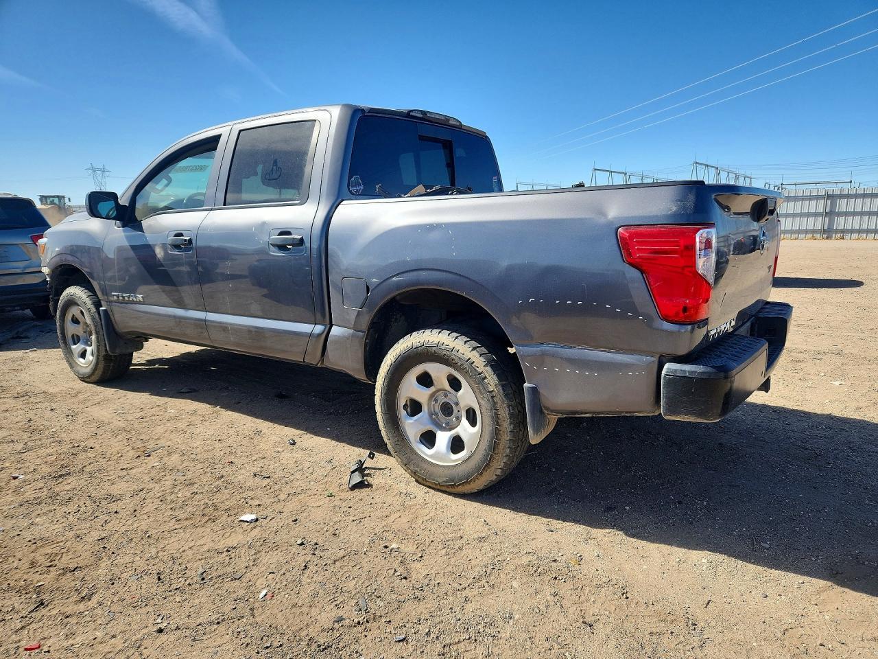 2021 Nissan Titan S - Фото 2