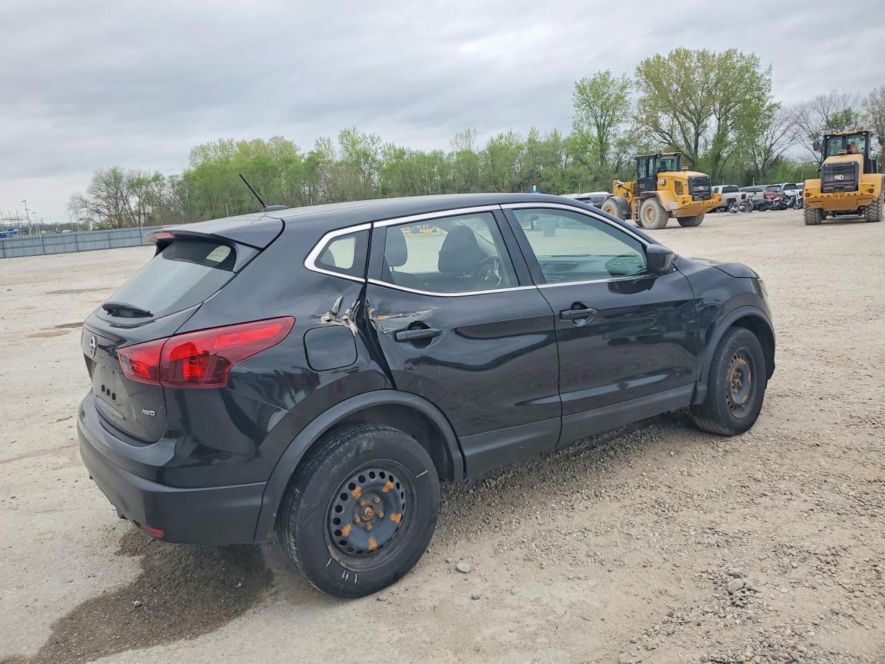 2019 Nissan Rogue Sport S - Фото 3