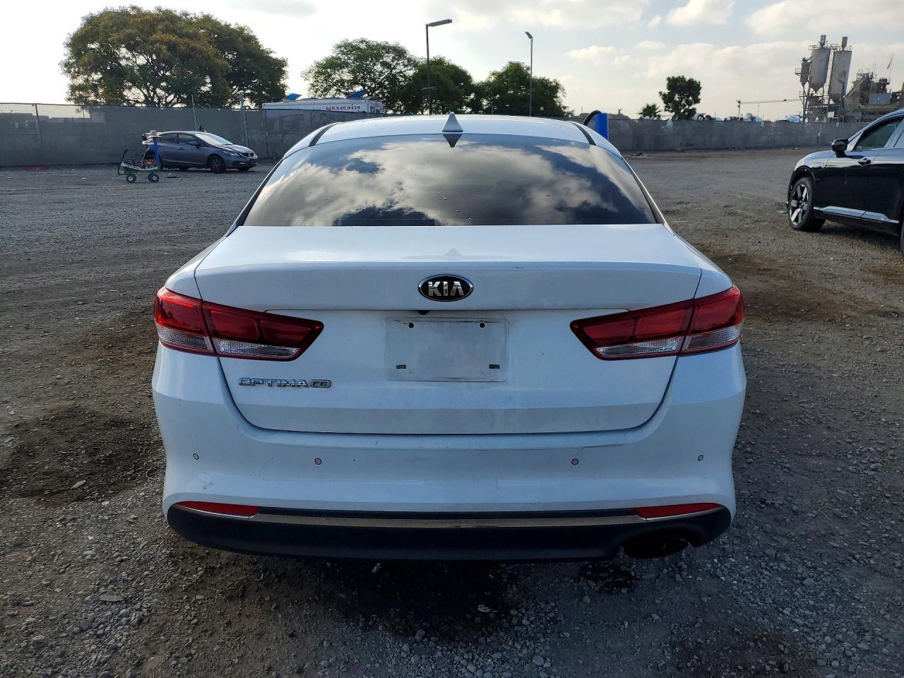 2018 Kia Optima Lx - Image 6