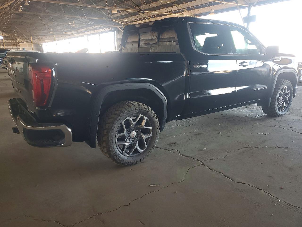 2024 GMC Sierra - Image 3