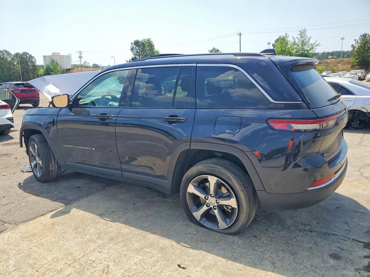 2024 Jeep Grand Cherokee Limited 4Xe - Image 2