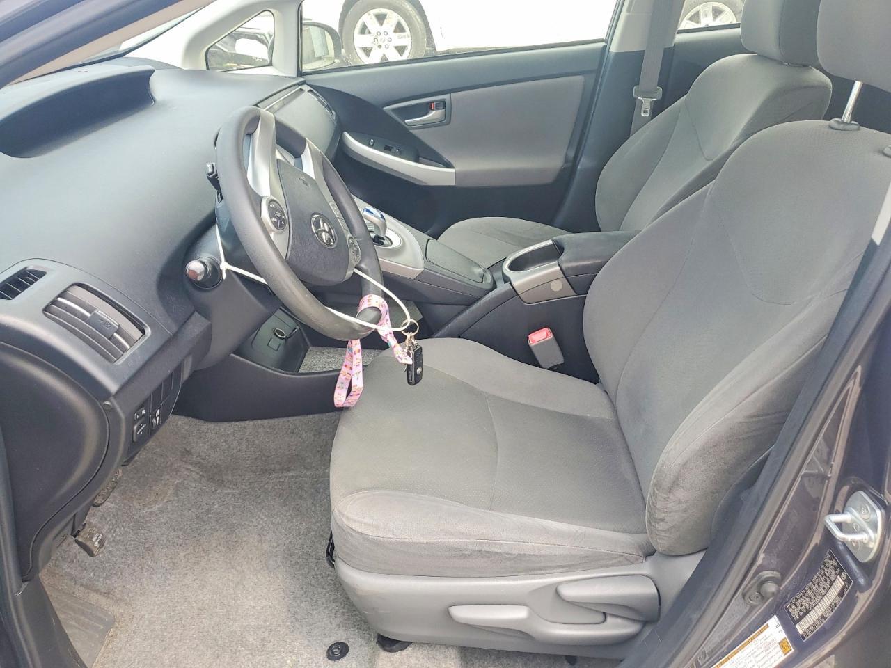2012 Toyota Prius Three - Фото 7
