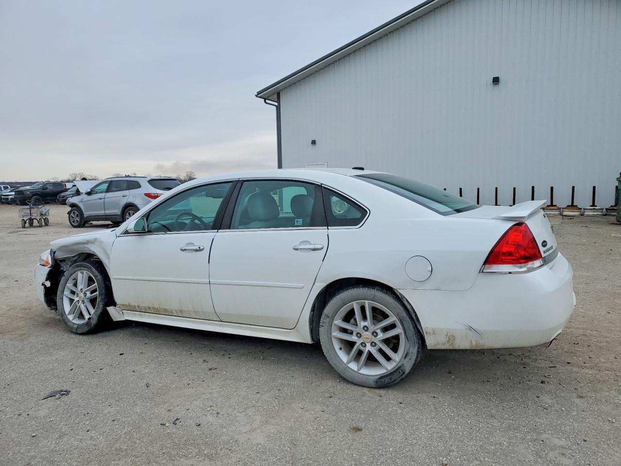 2010 Chevrolet Impala Ltz - Image 2