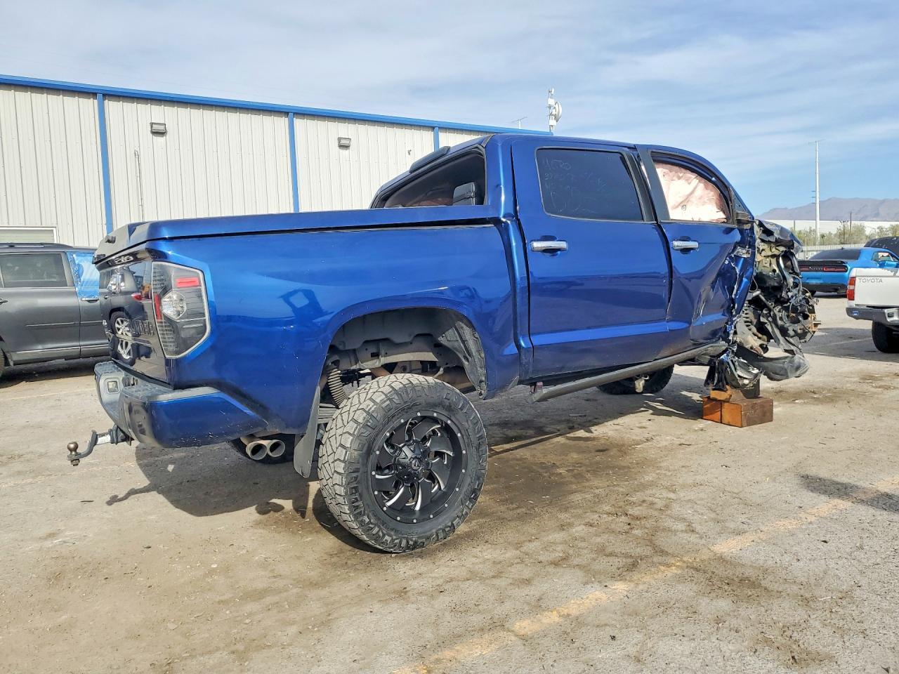 2014 Toyota Tundra Platinum - Image 3