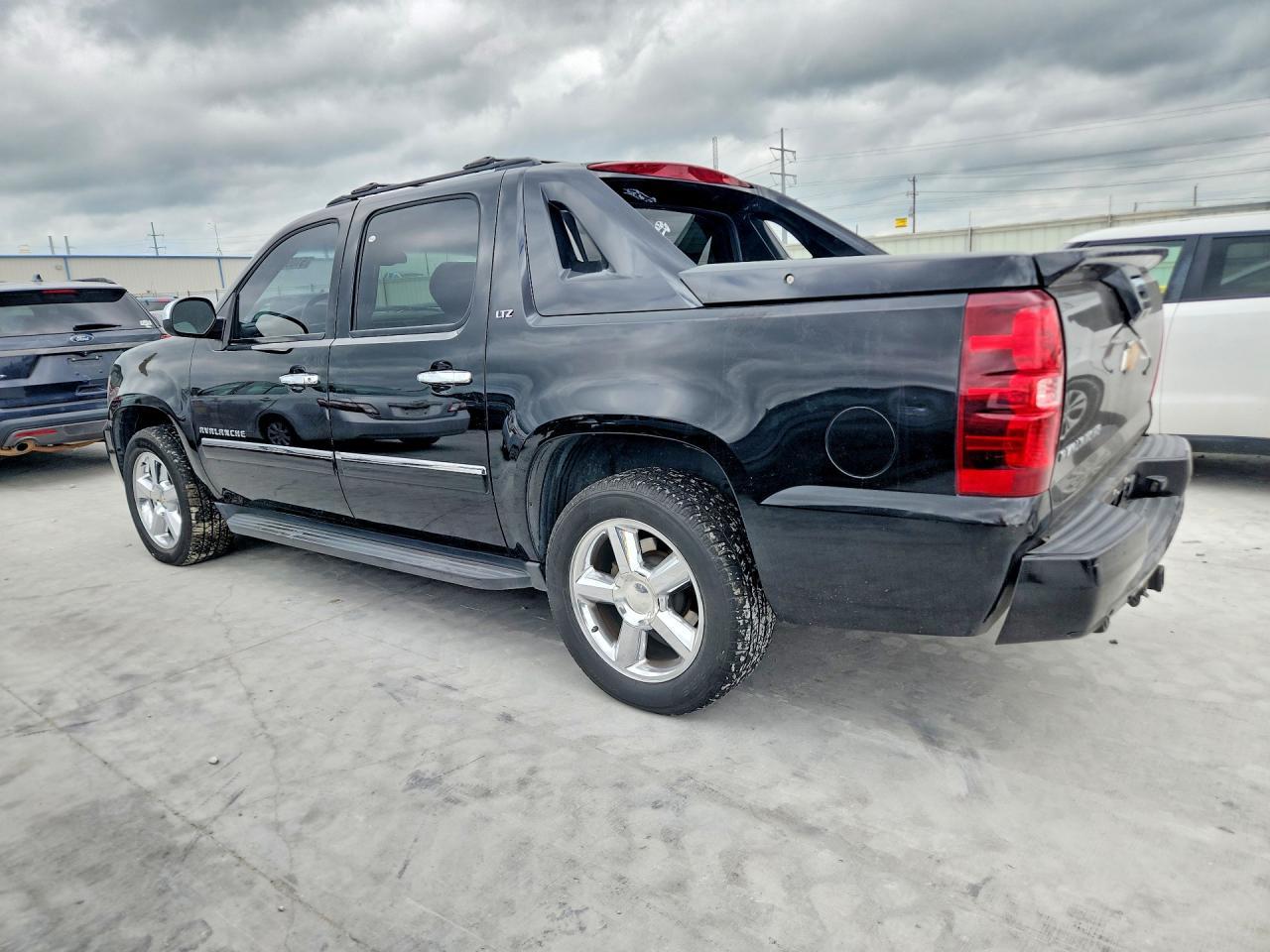 2012 Chevrolet Avalanche Ltz - Фото 2
