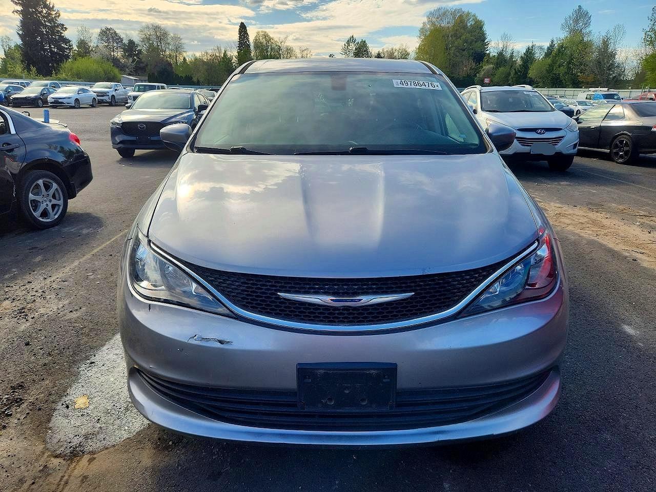 2017 Chrysler Pacifica Lx - Image 5