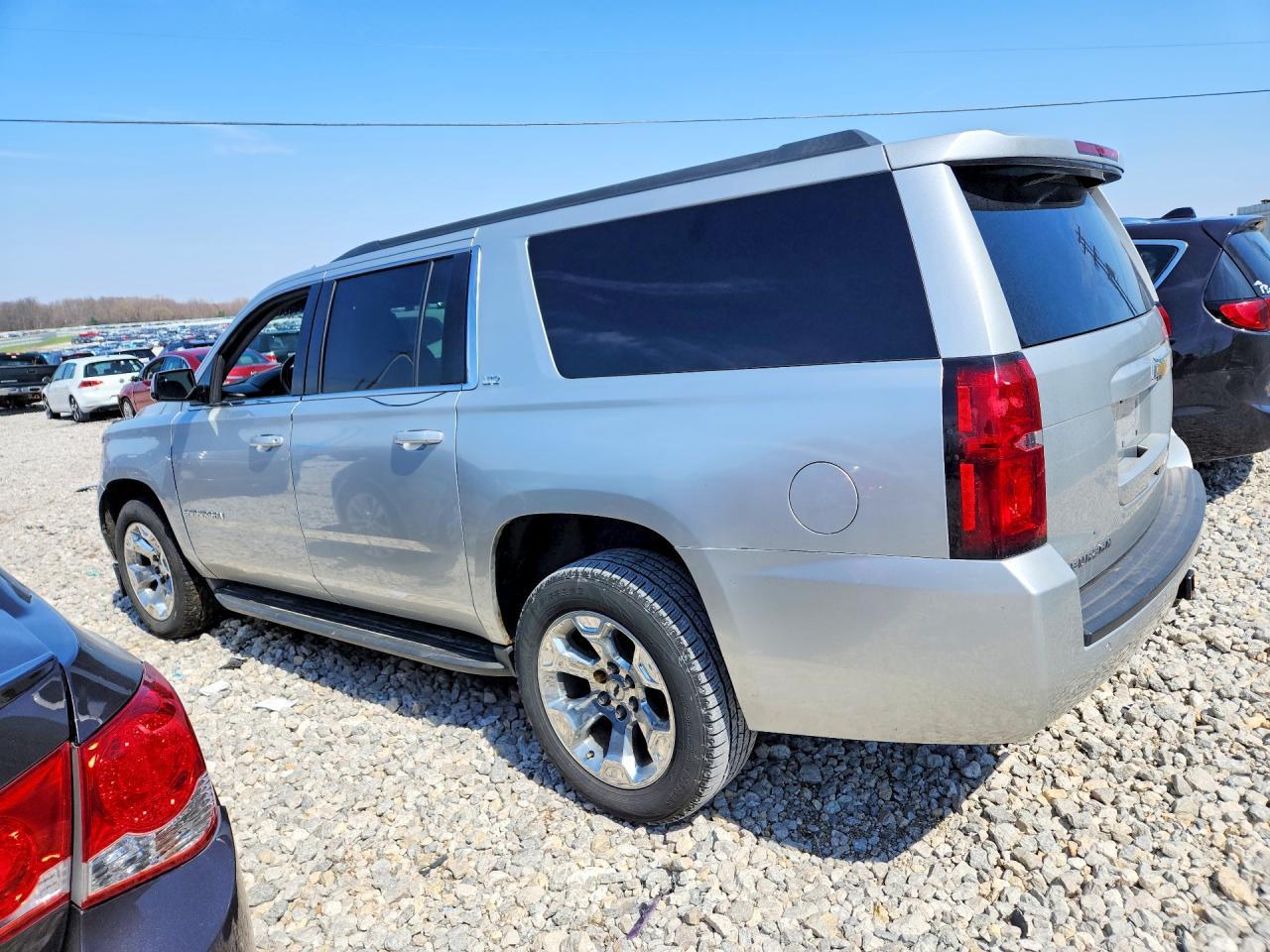 2016 Chevrolet Suburban K1500 Lt - Фото 2